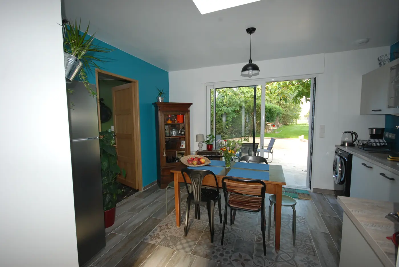 Cuisine et salle à manger ouvertes sur le jardin