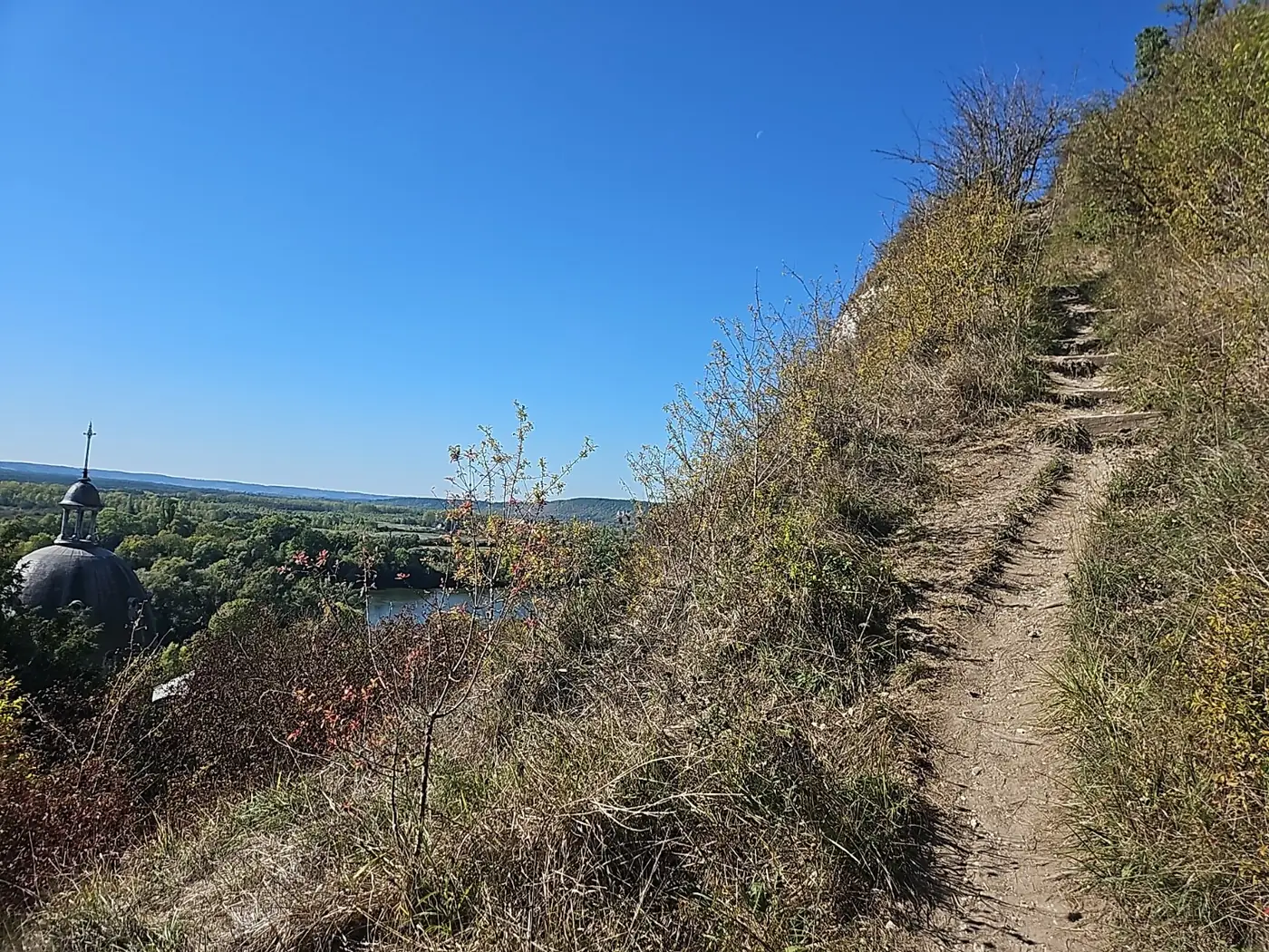 Hillside path with the dome of the former Saint-Jacques hospital below